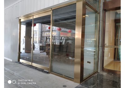 泰安红星美凯龙店自动门安装案例